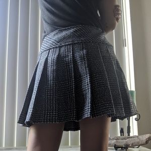 Pleated Houndstooth Mini Skirt